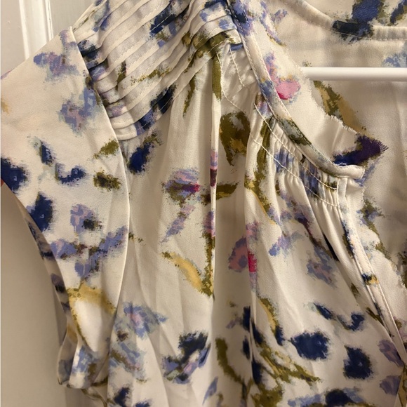 Daniel Rainn Blue Cream Flutter Sleeve Blouse - Picture 3 of 6